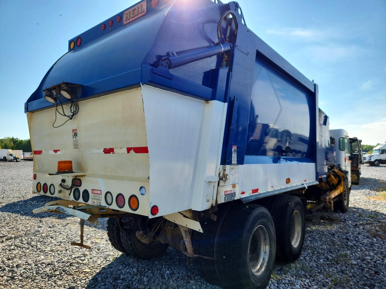 3BPZLJ0X9FF280268 · 2016 PETERBILT 320 · 3/12