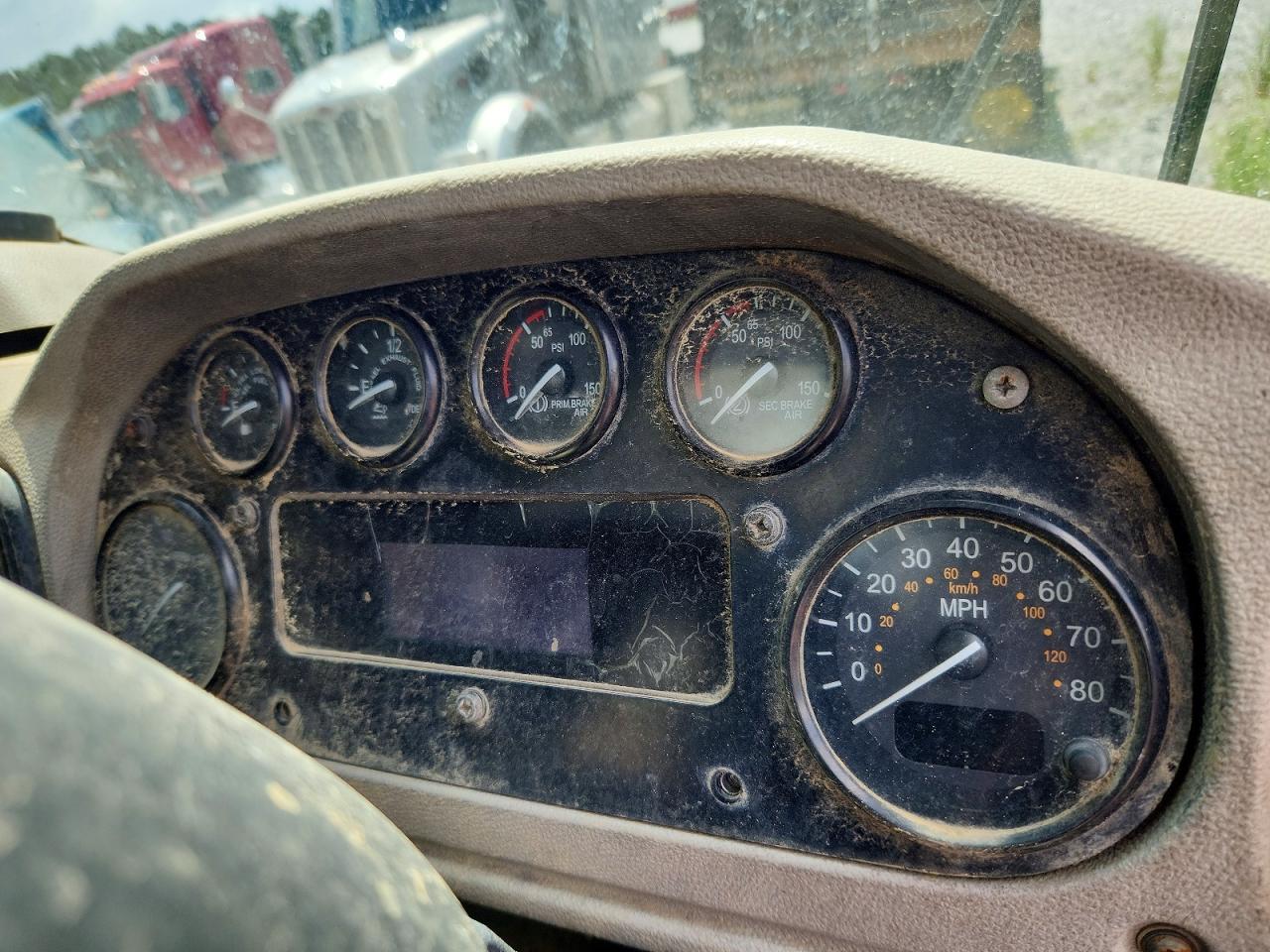 3BPZLJ0X9FF280268 · 2016 PETERBILT 320 · 9/12