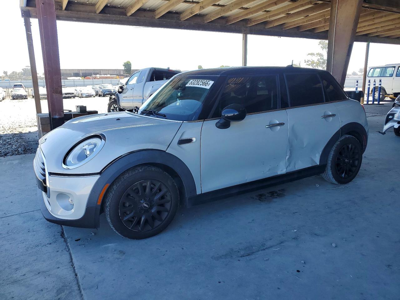 WMWXU1C52J2F81152 · 2018 MINI COOPER