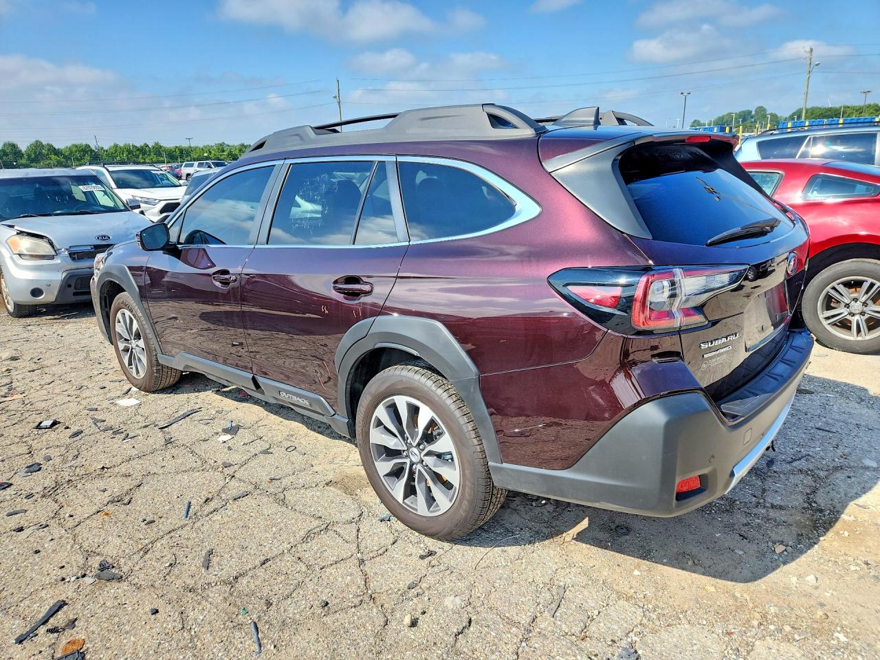4S4BTGND4S3306331 · 2025 SUBARU OUTBACK · 2/13