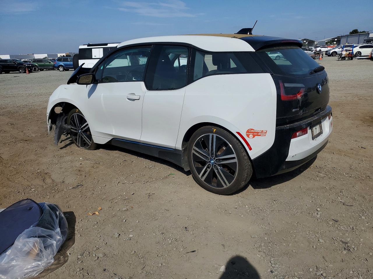 WBY1Z4C54FV501671 · 2015 BMW I3 · 2/13