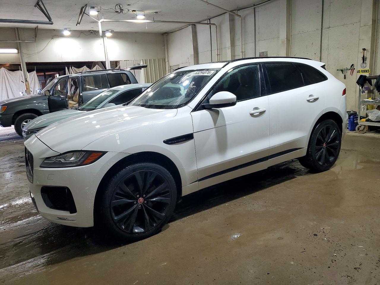 SADCM2BV6HA488144 · 2017 JAGUAR F-PACE