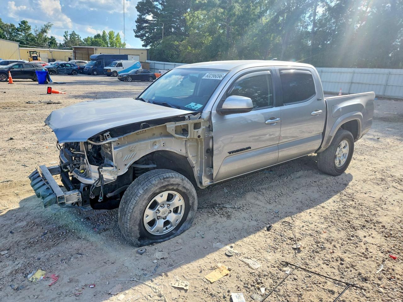 5TFAZ5CN6JX057729 · 2018 TOYOTA TACOMA