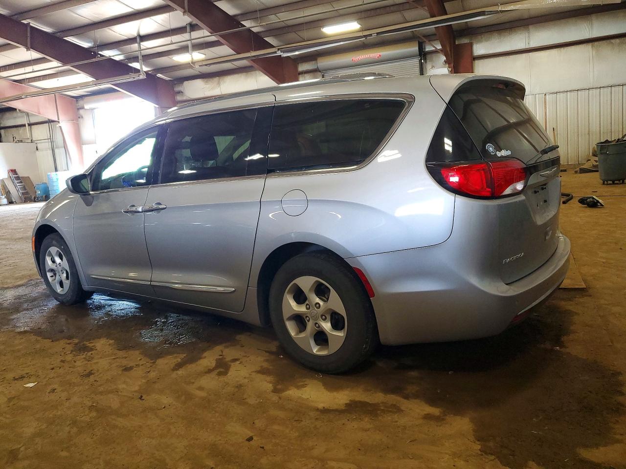 2C4RC1EG0HR511736 · 2017 CHRYSLER PACIFICA · 2/12