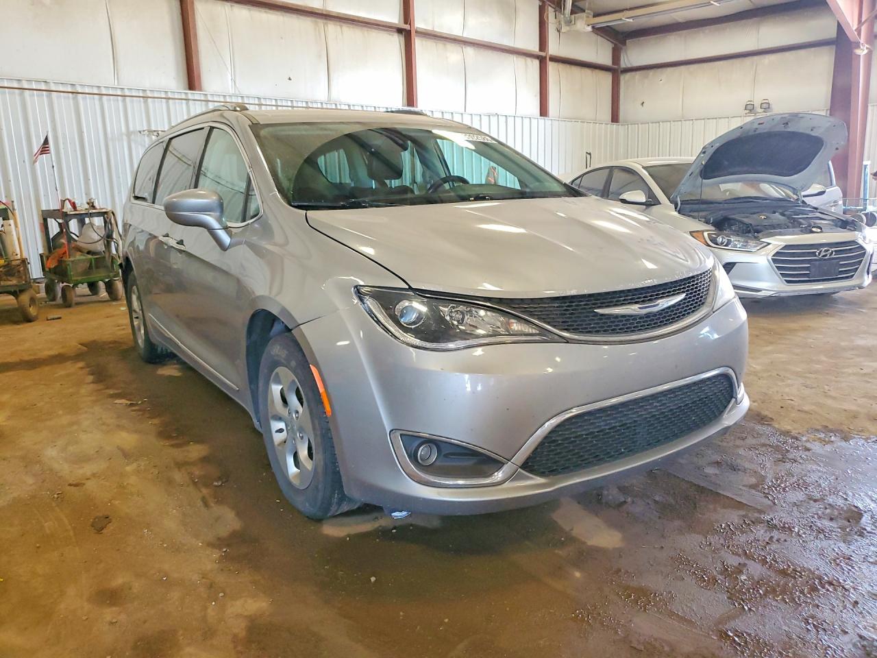 2C4RC1EG0HR511736 · 2017 CHRYSLER PACIFICA · 4/12