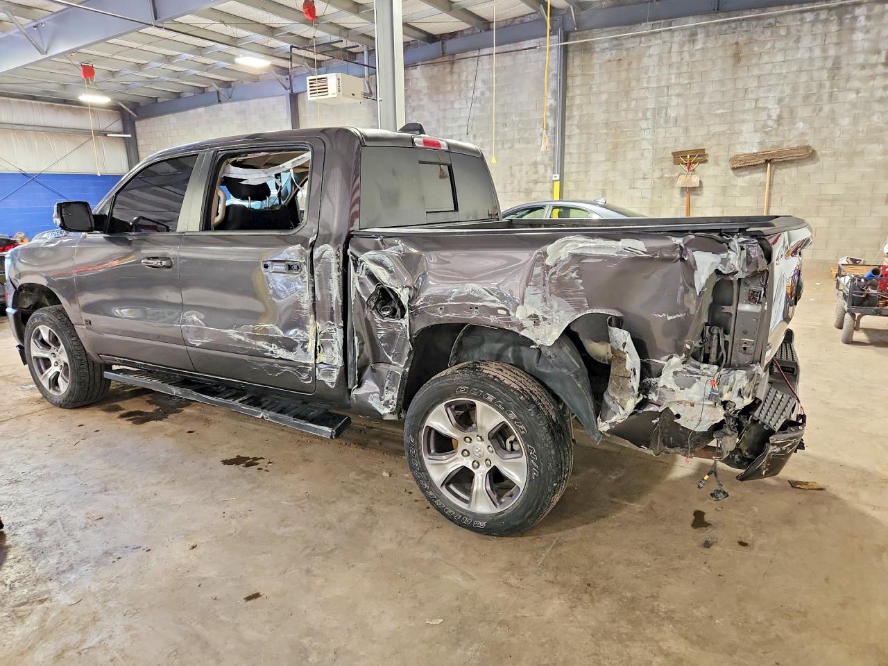1C6SRFFT4LN200316 · 2020 RAM 1500 · 2/13