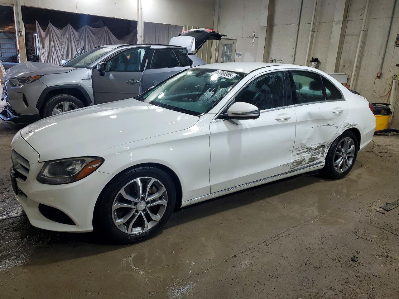 55SWF4JB9GU167094 · 2016 MERCEDES-BENZ C