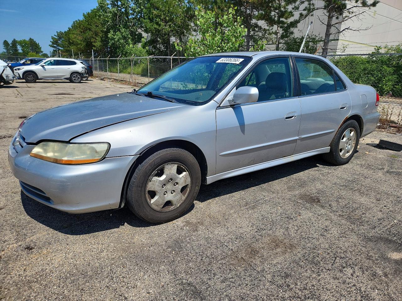 1HGCG16552A026884 · 2002 HONDA ACCORD