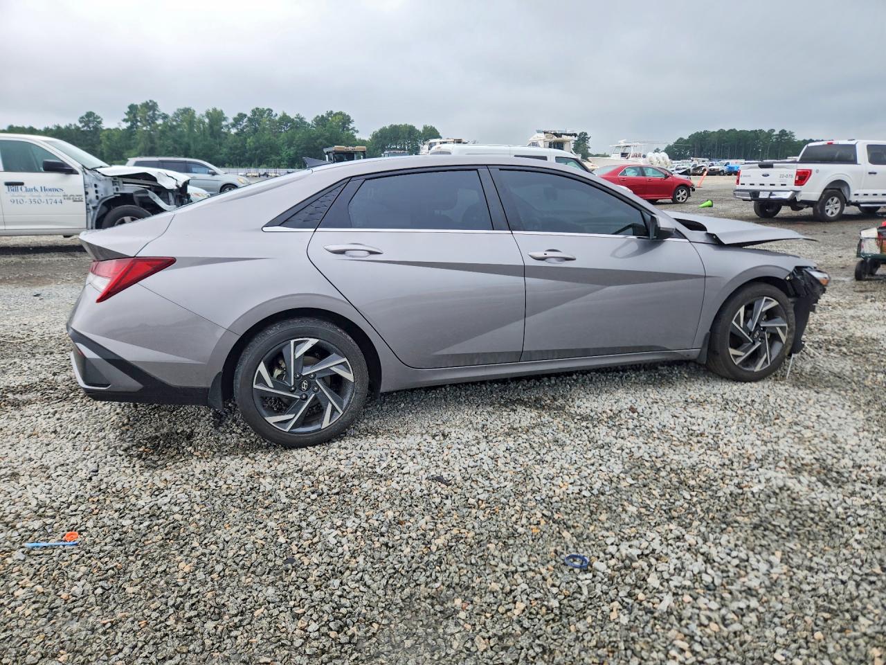 KMHLS4DG4RU780656 · 2024 HYUNDAI ELANTRA · 3/13