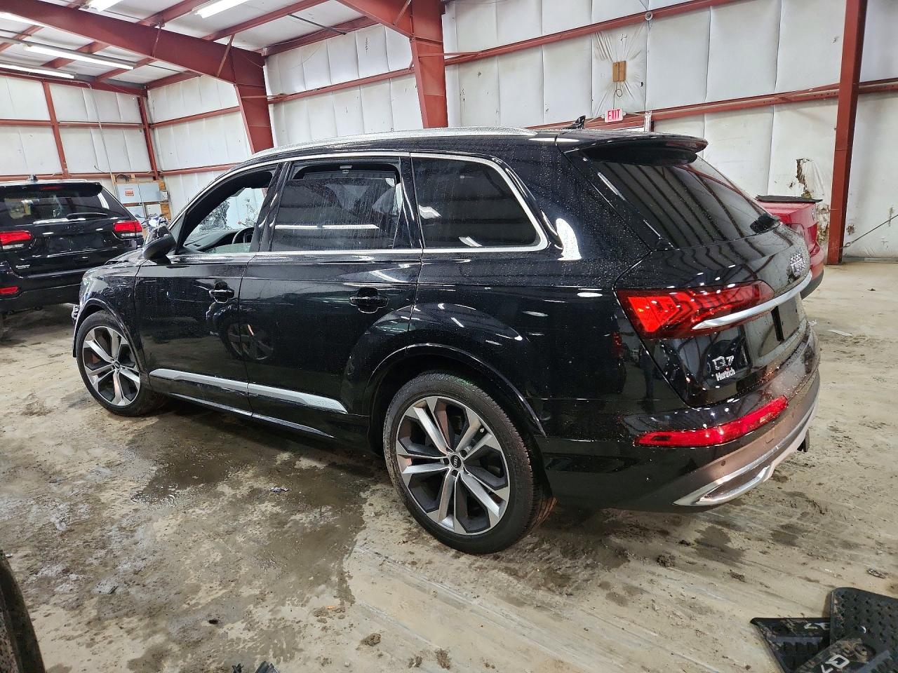 WA1VXAF77MD024994 · 2021 AUDI Q7 · 2/13