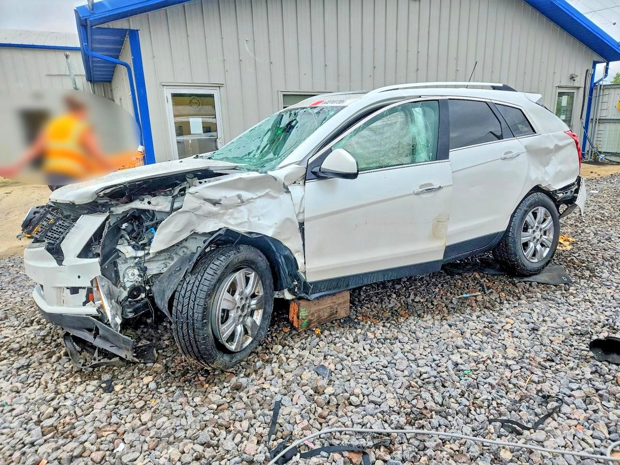 3GYFNBE37GS572027 · 2016 CADILLAC SRX