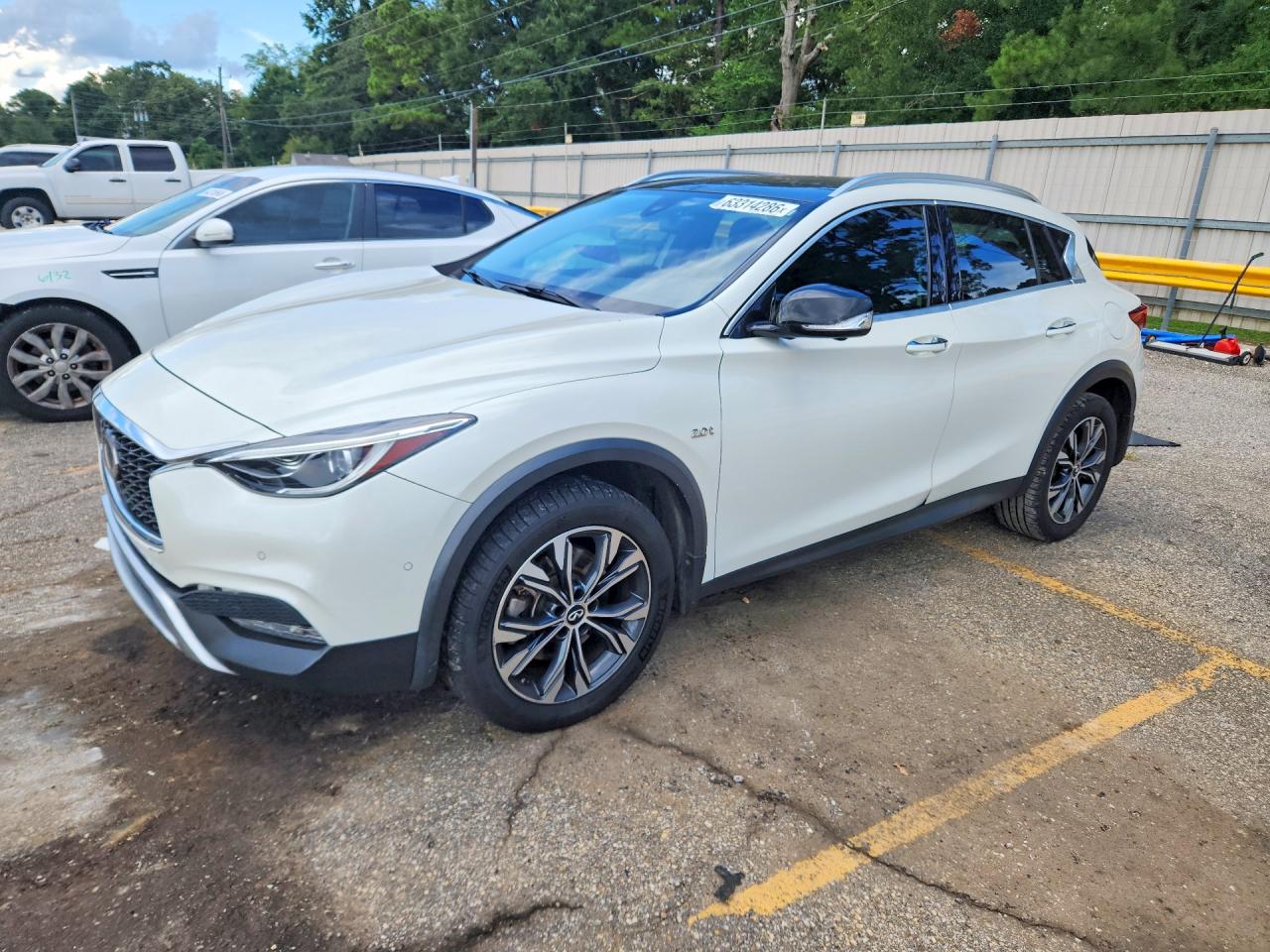 SJKCH5CR7JA006030 · 2018 INFINITI QX30