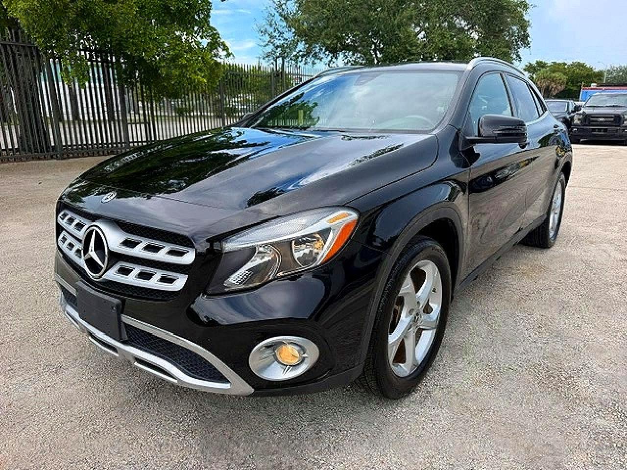 WDCTG4EB7JJ530353 · 2018 MERCEDES-BENZ GLA