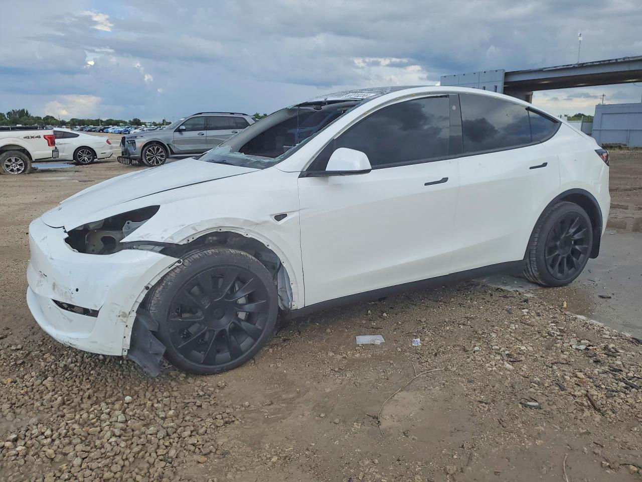 5YJYGAEE8MF284221 · 2021 TESLA MODEL Y