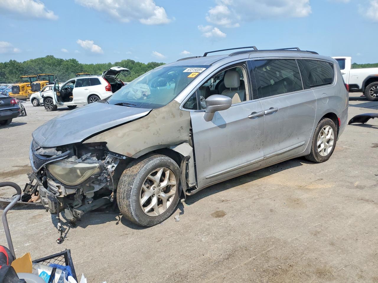 2C4RC1BG9HR777079 · 2017 CHRYSLER PACIFICA