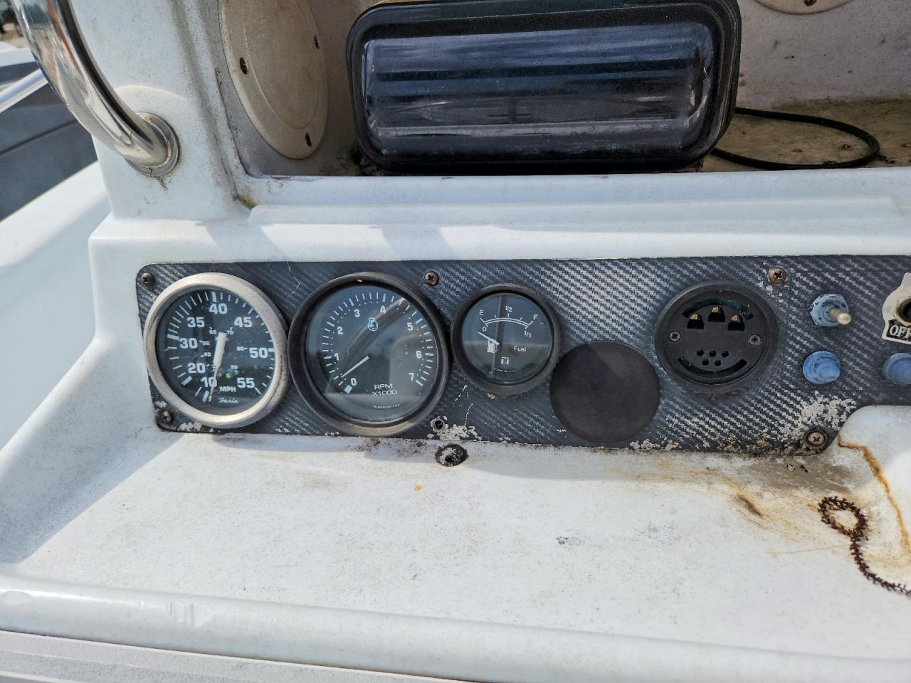 L0PGA743F101 · 2000 BOAT WTHOUT TRAILER · 8/10