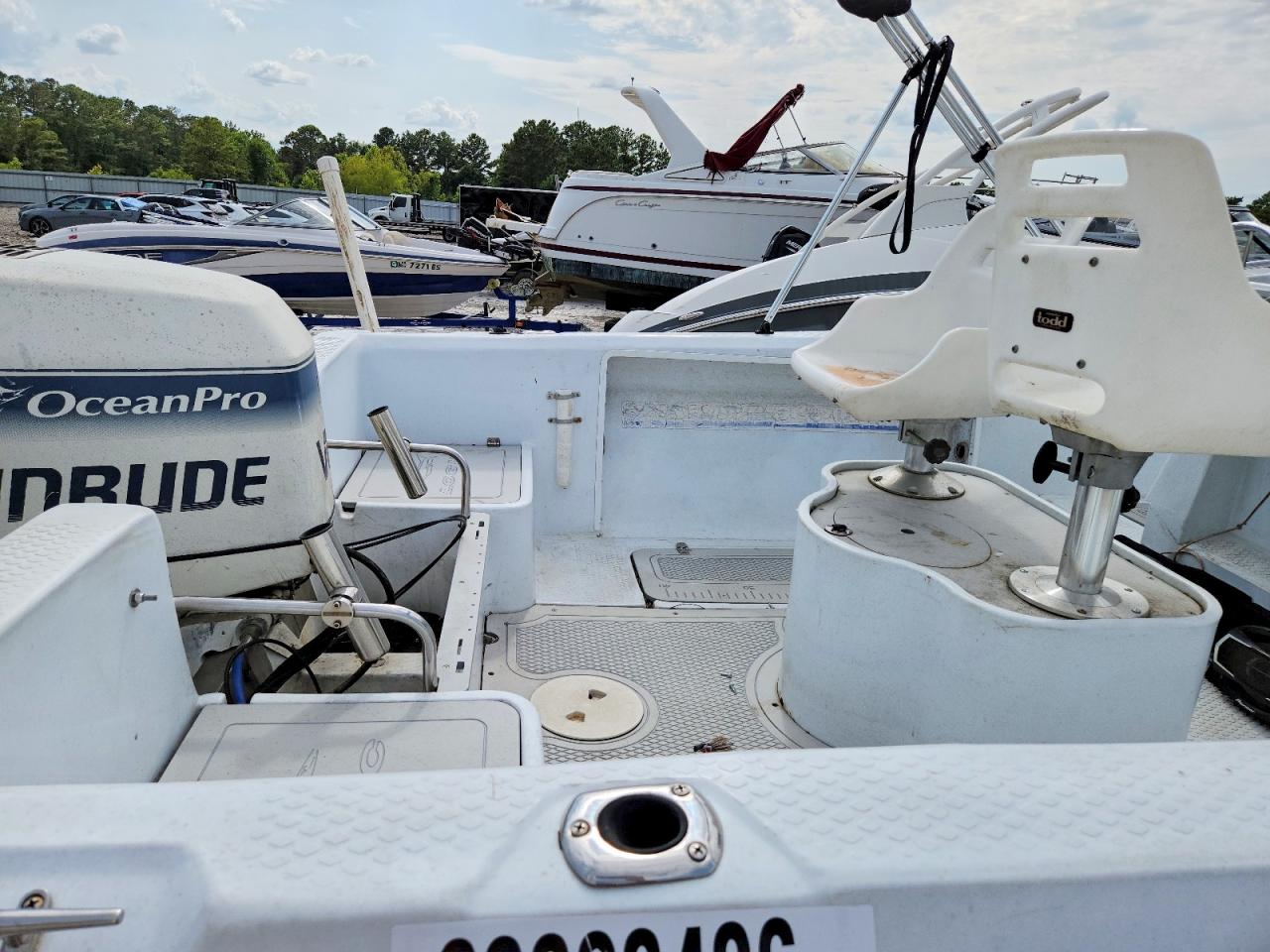 L0PGA743F101 · 2000 BOAT WTHOUT TRAILER · 6/10