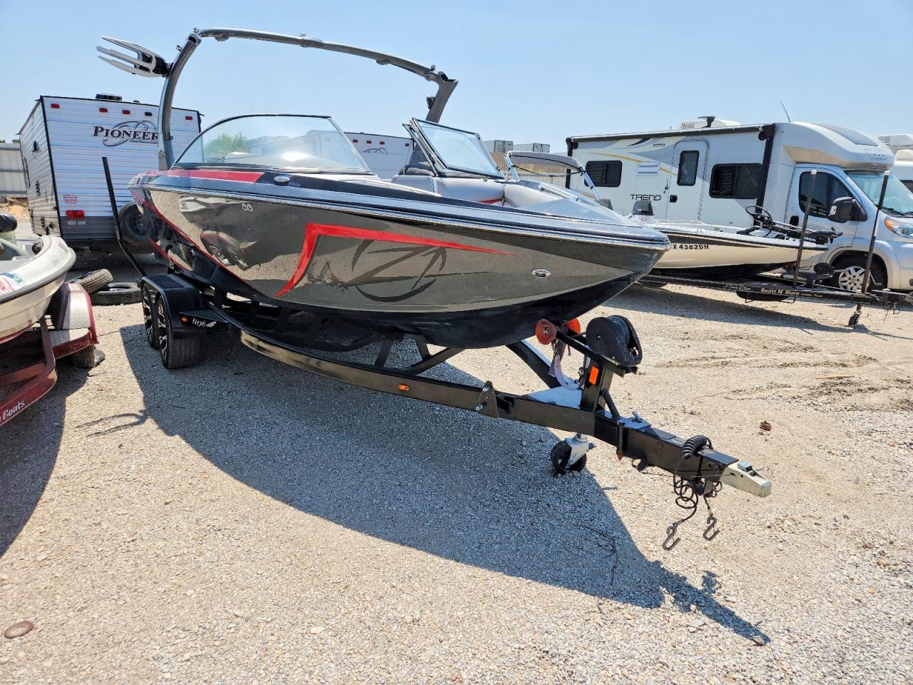 TIX0105BE313 · 2013 BOAT C1-SK
