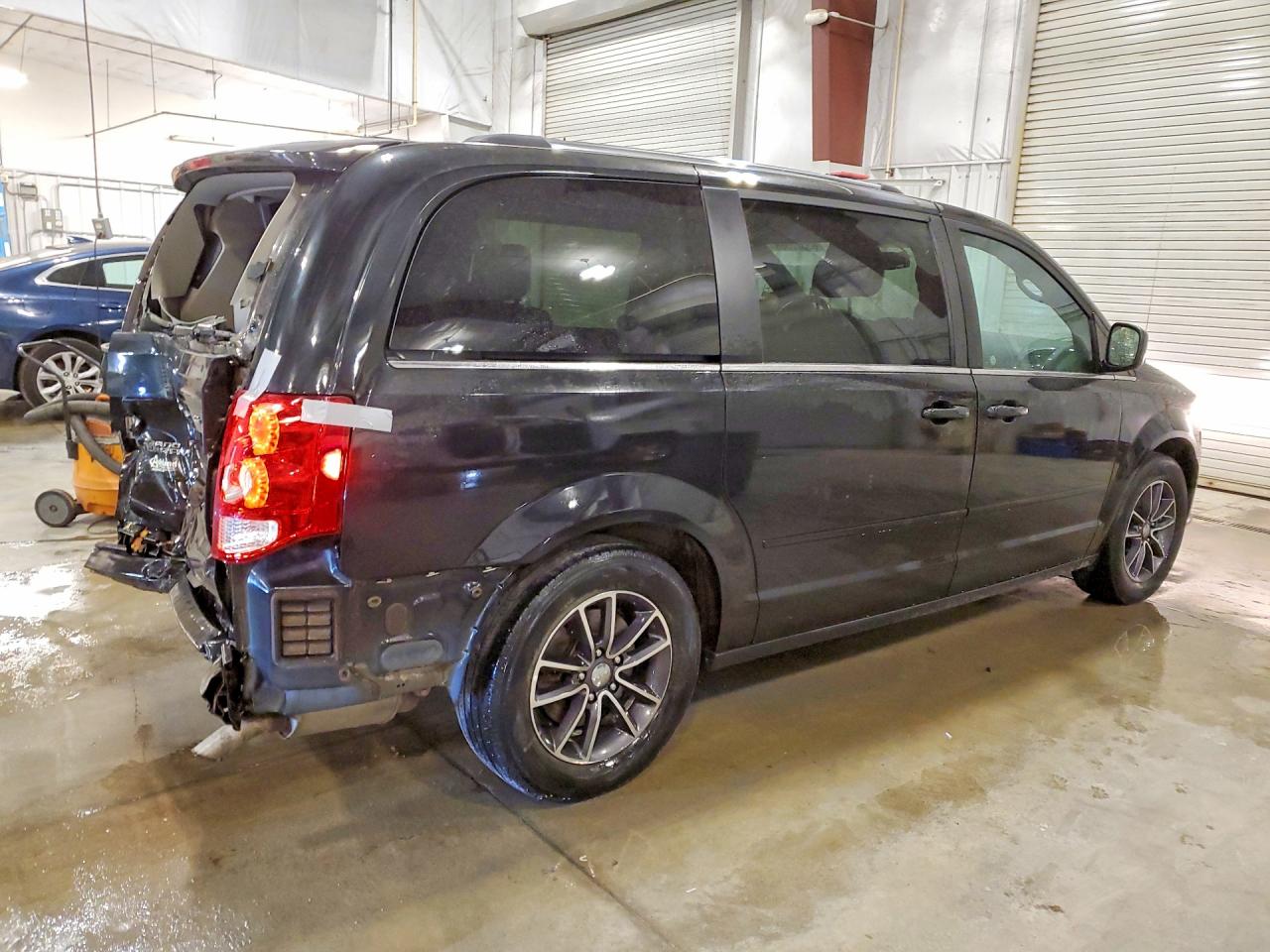 2C4RDGCG0HR554122 · 2017 DODGE GRAND CARAVAN · 3/13