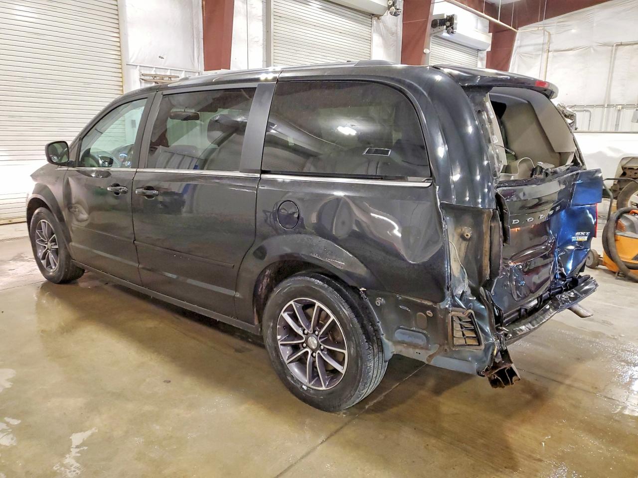 2C4RDGCG0HR554122 · 2017 DODGE GRAND CARAVAN · 2/13