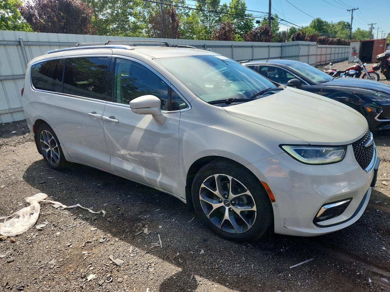 2C4RC1L74MR581060 · 2021 CHRYSLER PACIFICA · 4/13