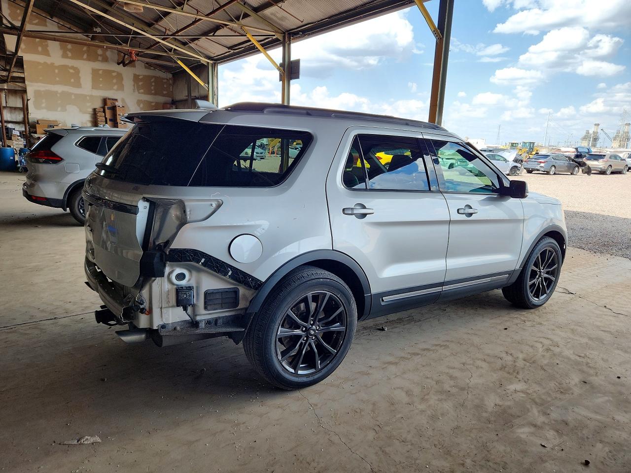 1FM5K7D8XHGE24695 · 2017 FORD EXPLORER · 3/14