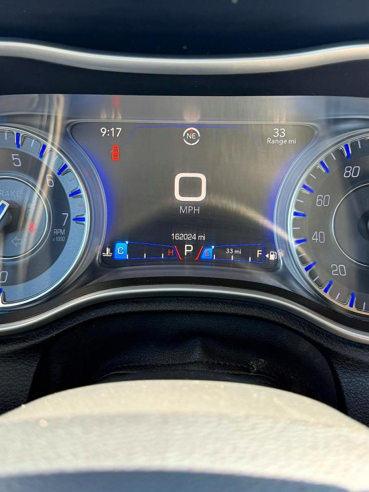 2C3CCAAG0FH785943 · 2015 CHRYSLER 300 · 8/10