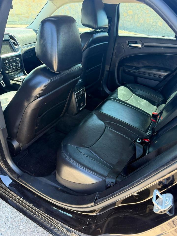 2C3CCAAG0FH785943 · 2015 CHRYSLER 300 · 6/10