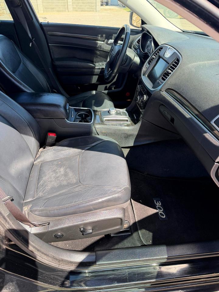 2C3CCAAG0FH785943 · 2015 CHRYSLER 300 · 5/10
