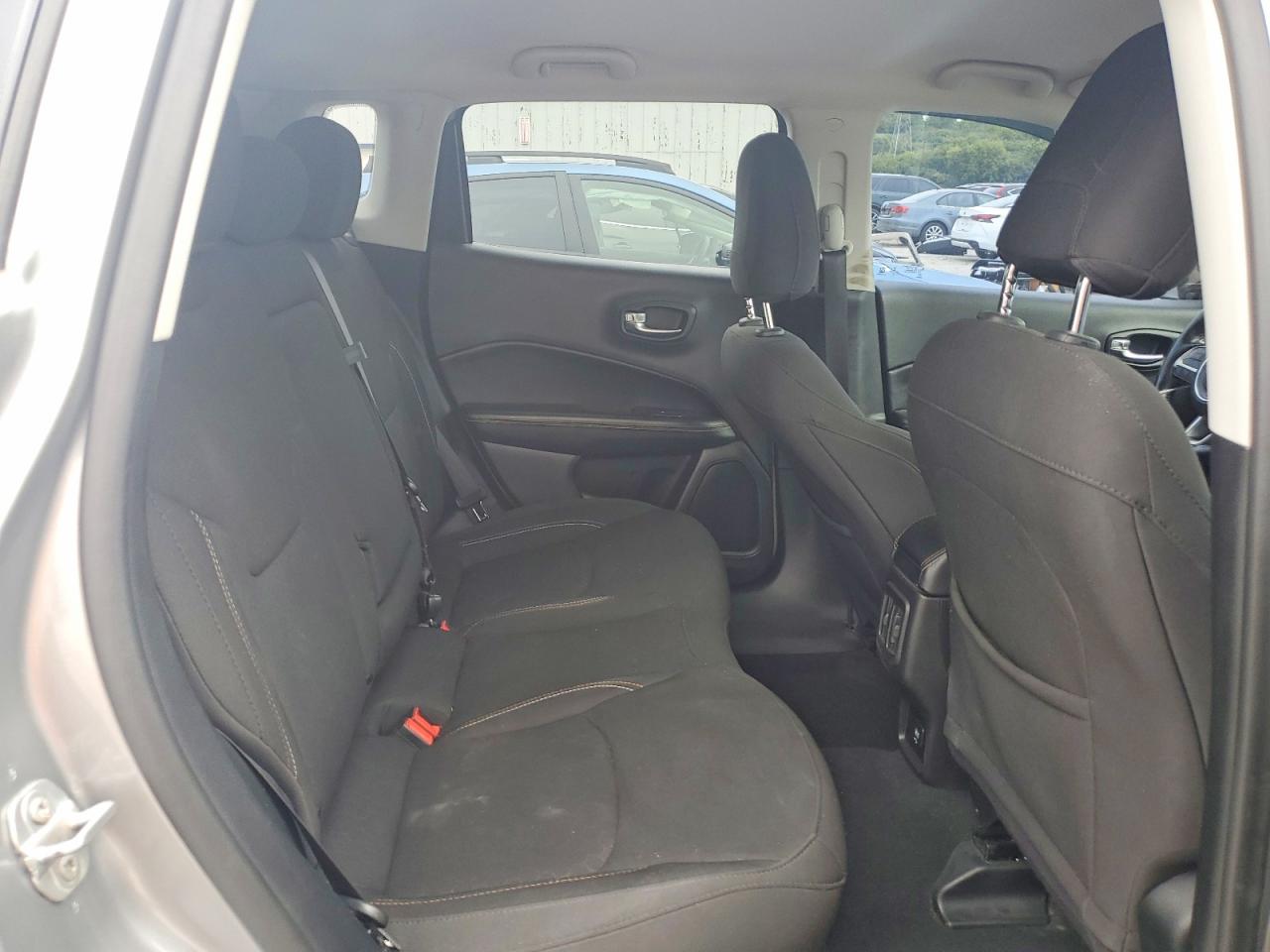 3C4NJDAB4LT209369 · 2020 JEEP COMPASS · 11/14