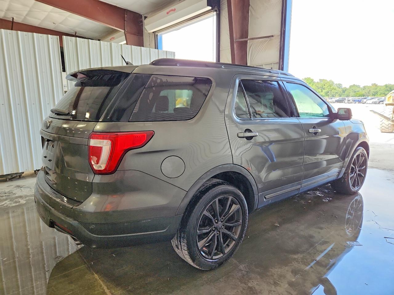 1FM5K7D82JGB30813 · 2018 FORD EXPLORER · 3/13