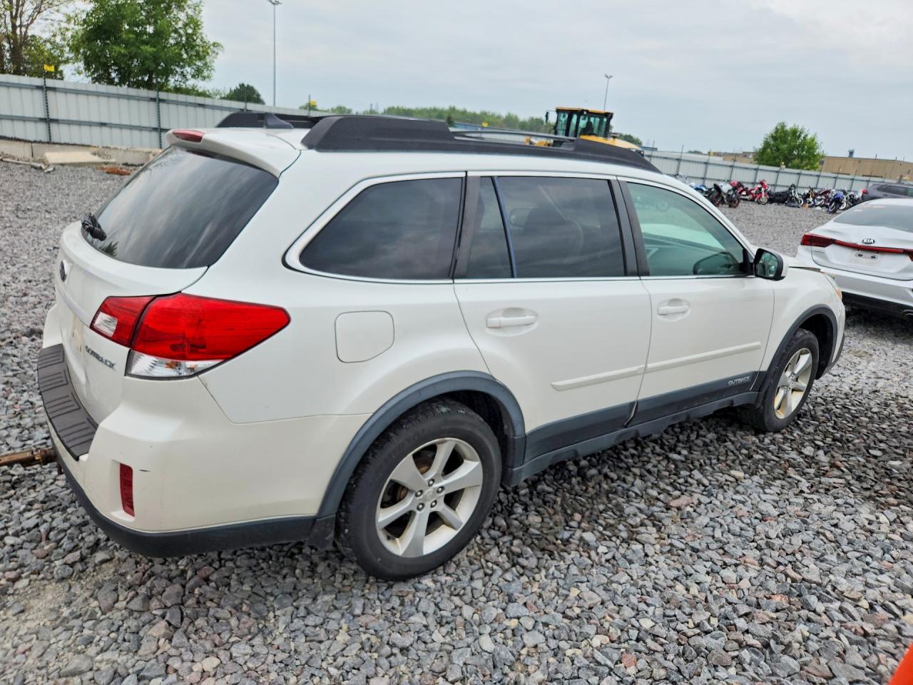 4S4BRCLC8E3309738 · 2014 SUBARU OUTBACK · 3/12