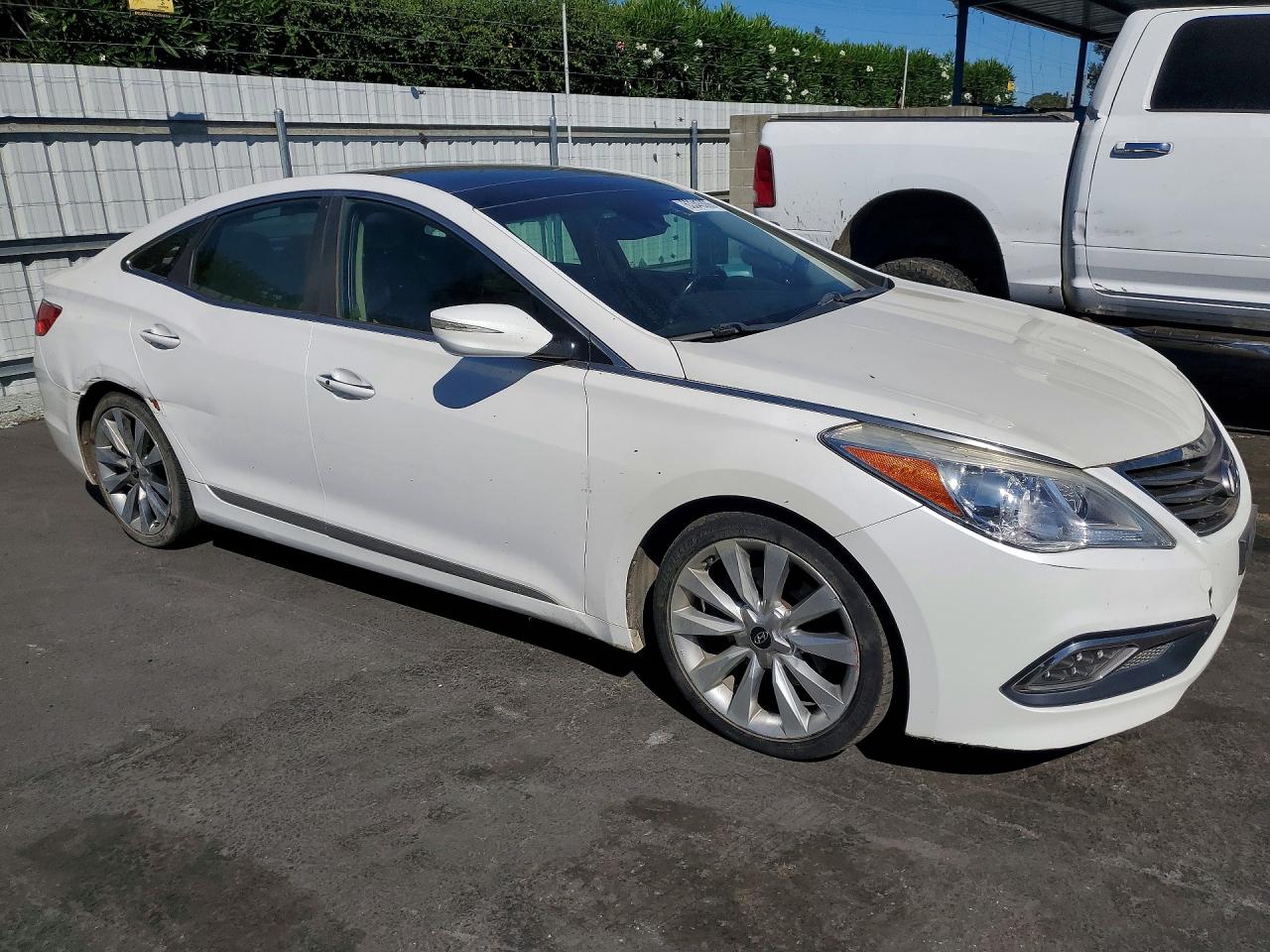 KMHFH4JG0FA448338 · 2015 HYUNDAI AZERA · 4/12