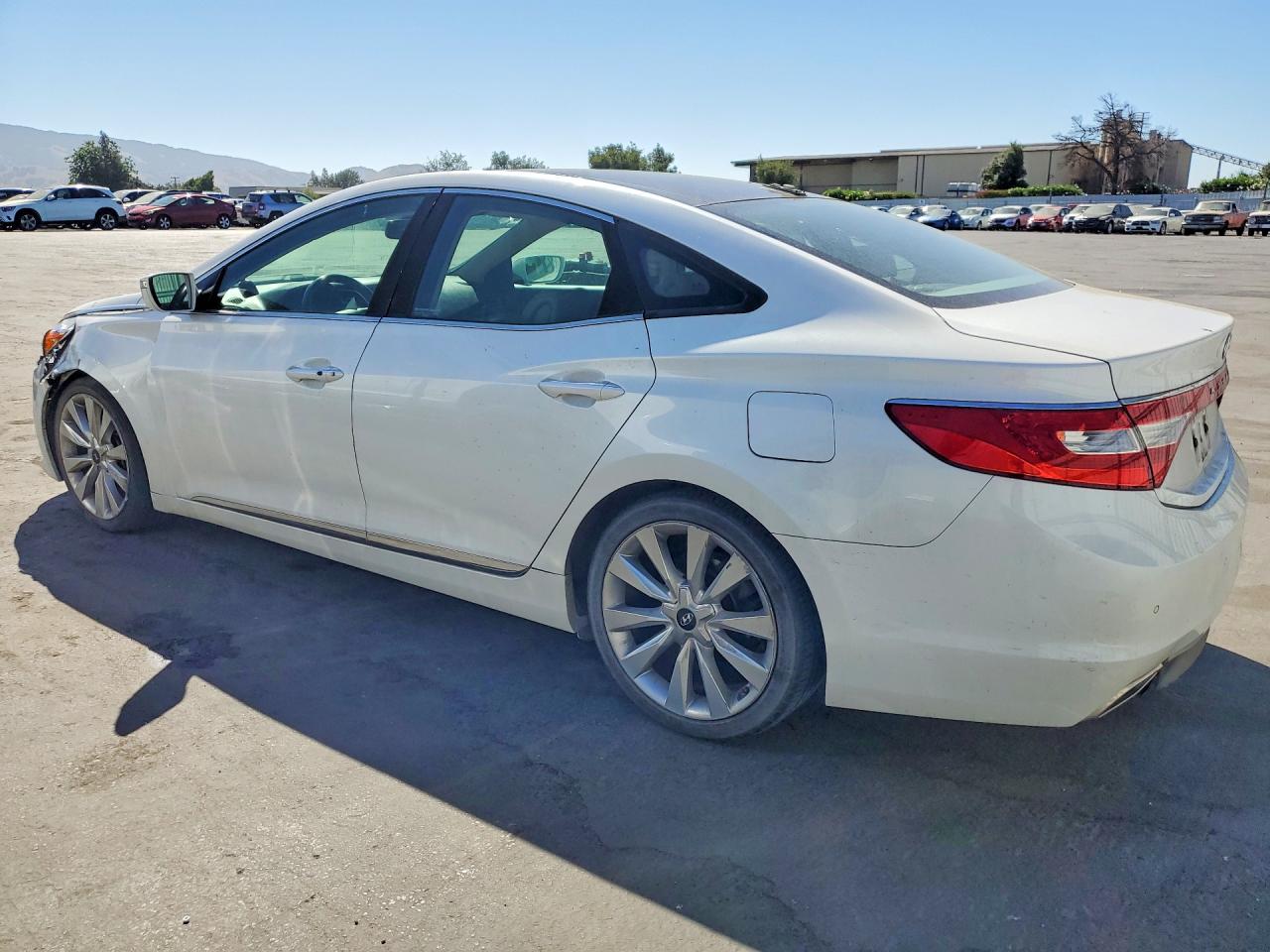 KMHFH4JG0FA448338 · 2015 HYUNDAI AZERA · 2/12