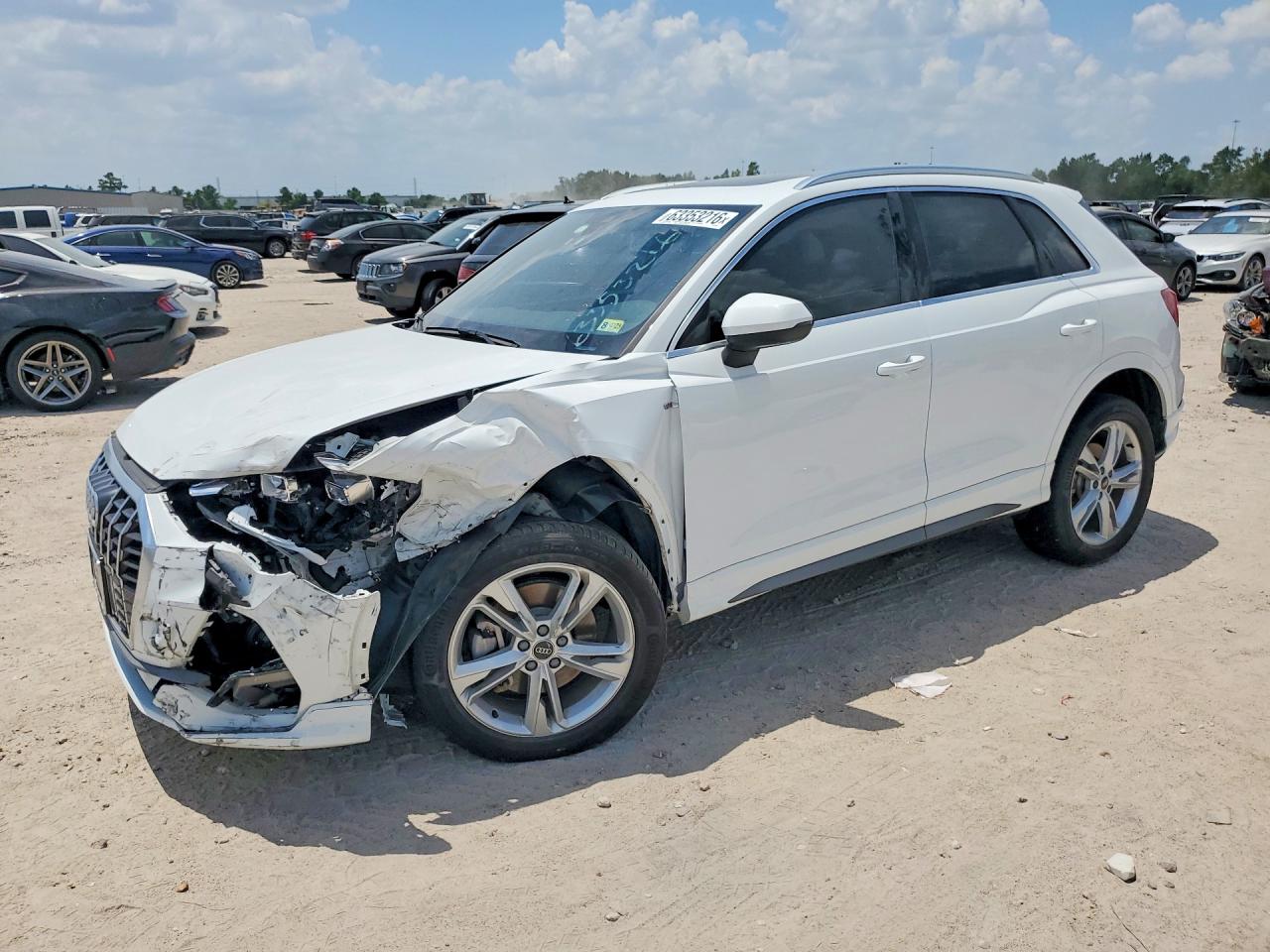 WA1EECF35R1041557 · 2024 AUDI Q3
