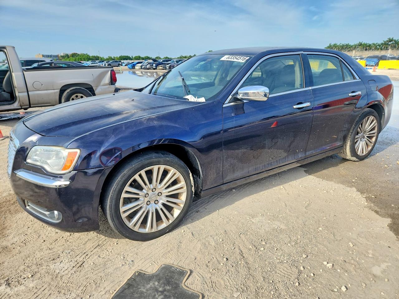 2C3CA5CG7BH551027 · 2011 CHRYSLER 300