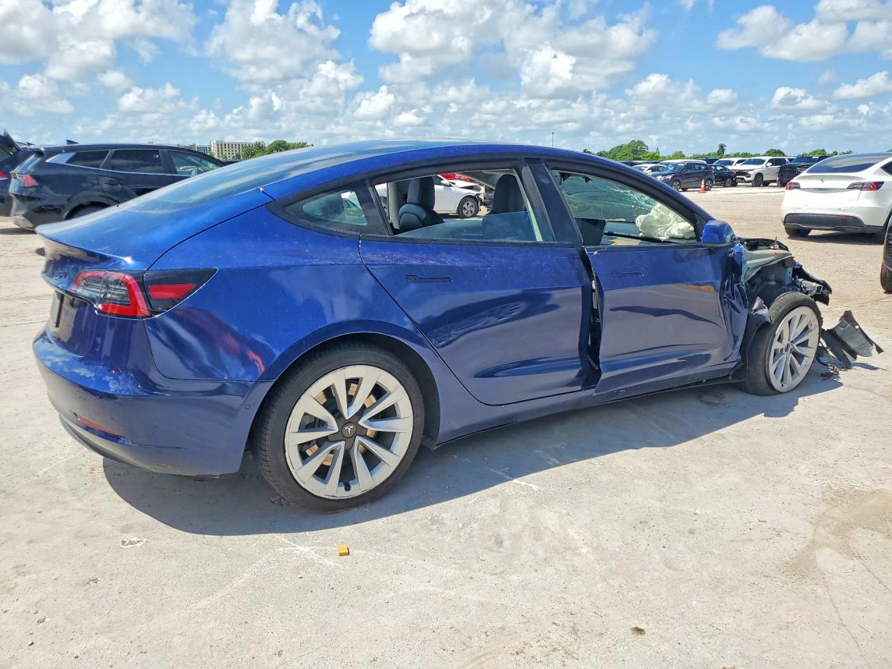 5YJ3E1EA2NF290305 · 2022 TESLA MODEL 3 · 3/12