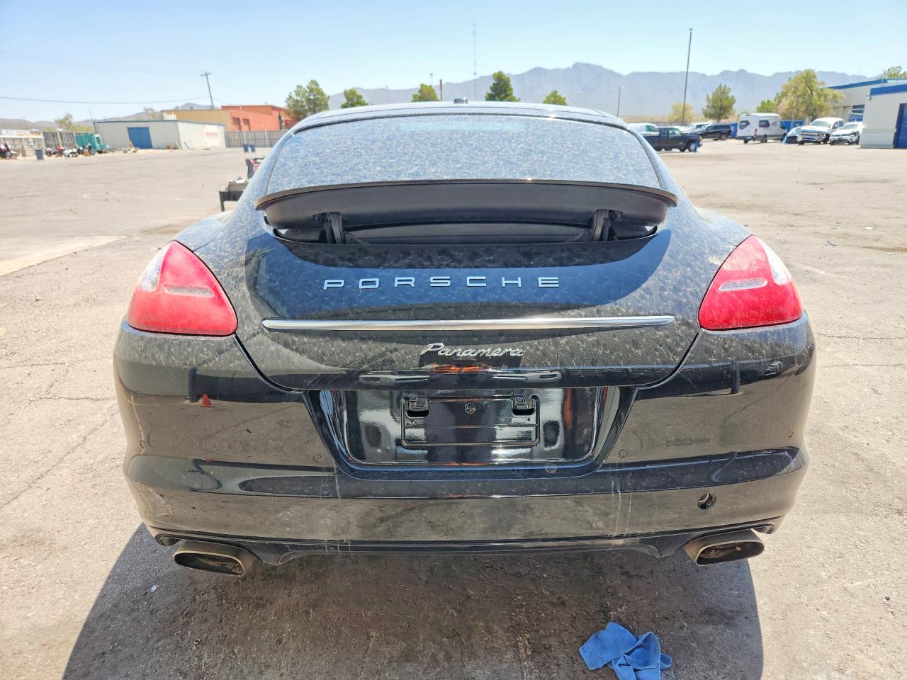 WP0AA2A79BL013677 · 2011 PORSCHE PANAMERA · 6/12