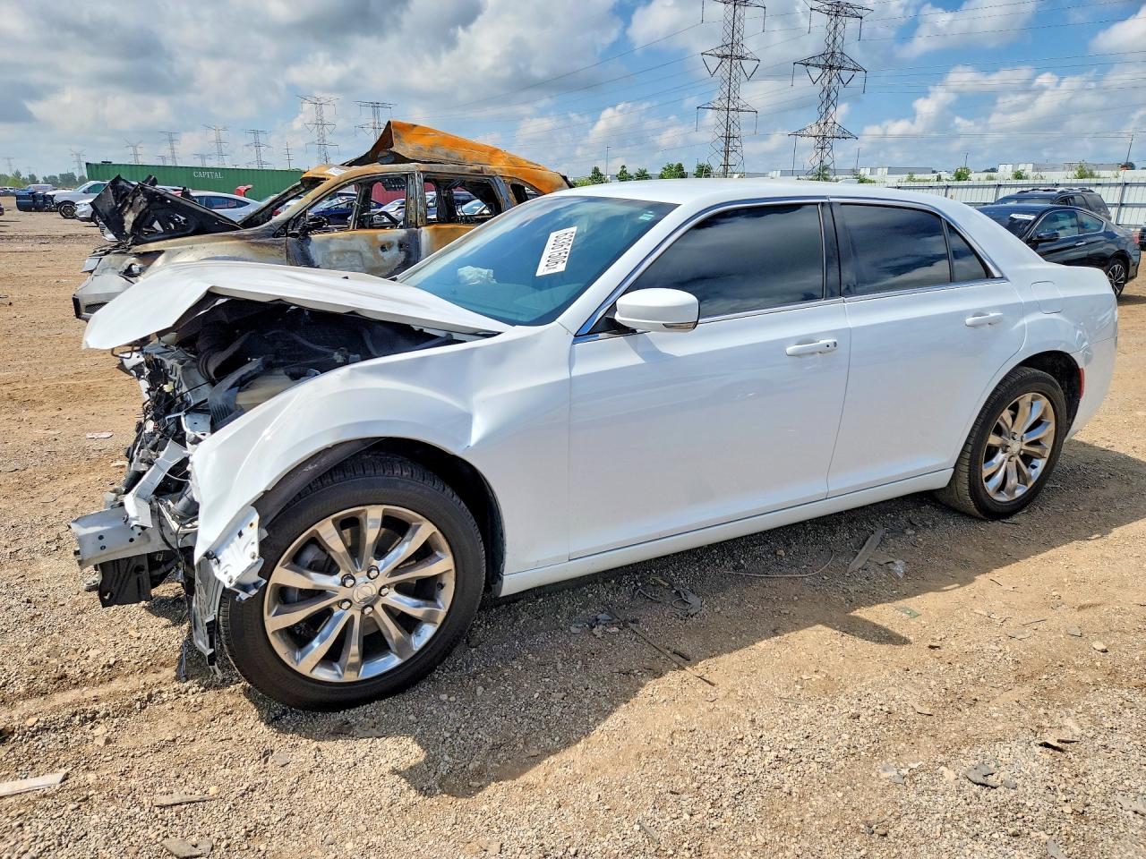 2C3CCARG9FH923323 · 2015 CHRYSLER 300