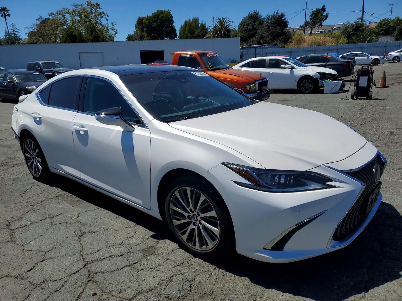 58ADZ1B17MU089698 · 2021 LEXUS ES 350 · 4/13