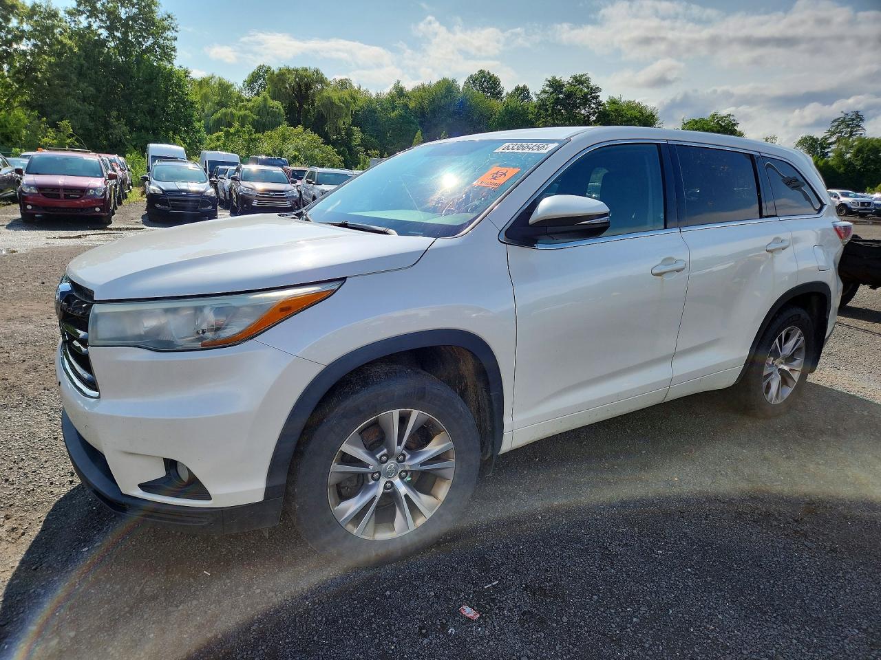 5TDBKRFH5FS114795 · 2015 TOYOTA HIGHLANDER