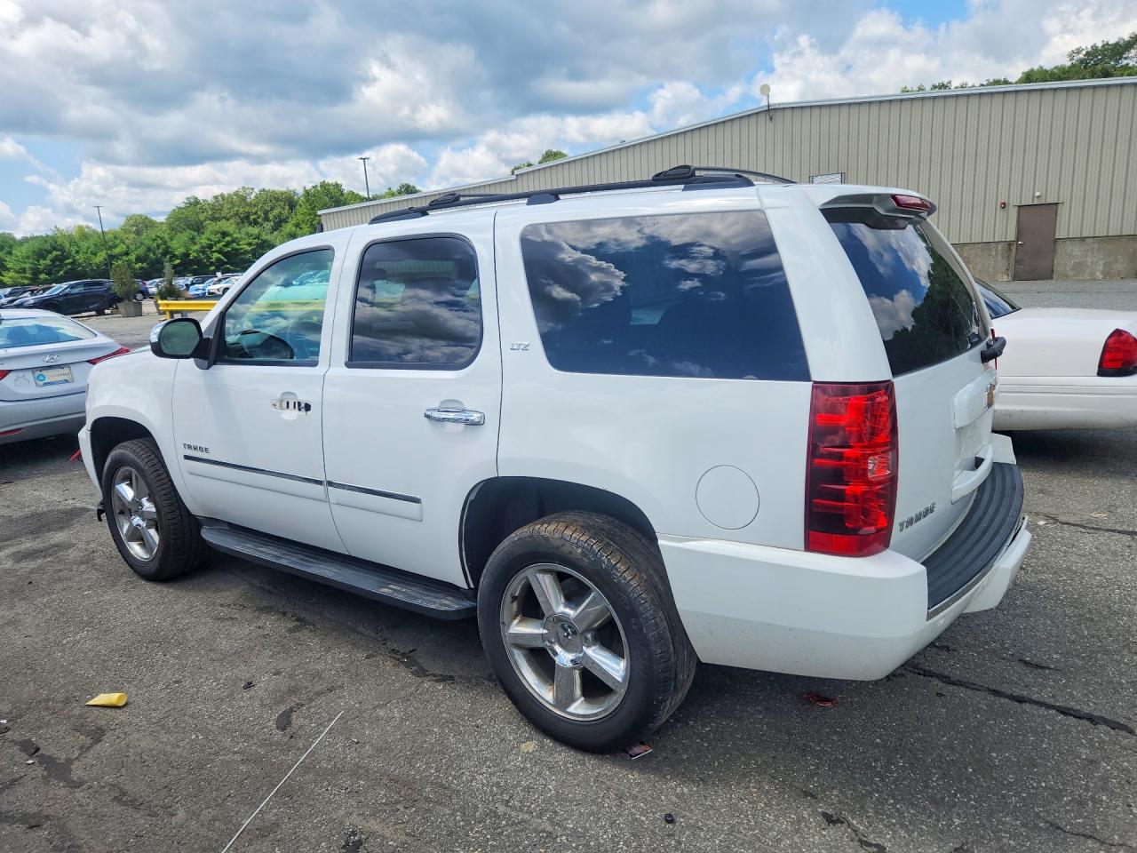 1GNSKCE04ER131634 · 2014 CHEVROLET TAHOE · 2/13