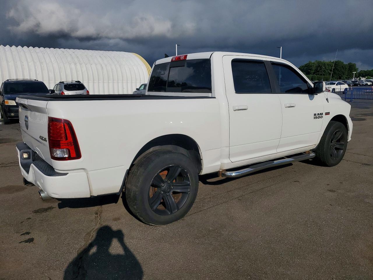 1C6RR7MT6FS558353 · 2015 RAM 1500 · 3/12