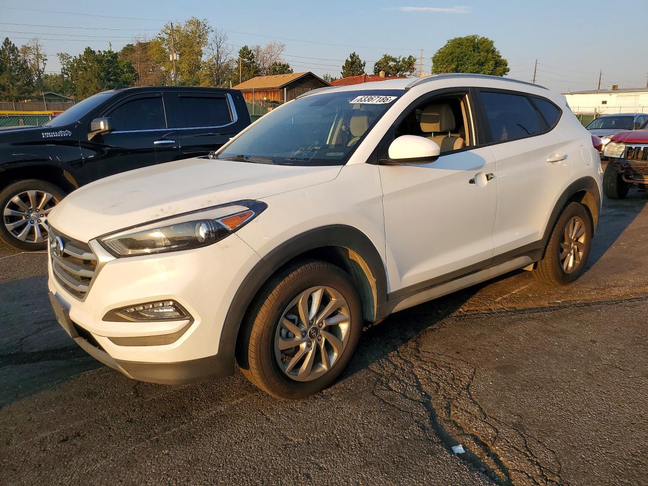 KM8J3CA43HU388551 · 2017 HYUNDAI TUCSON