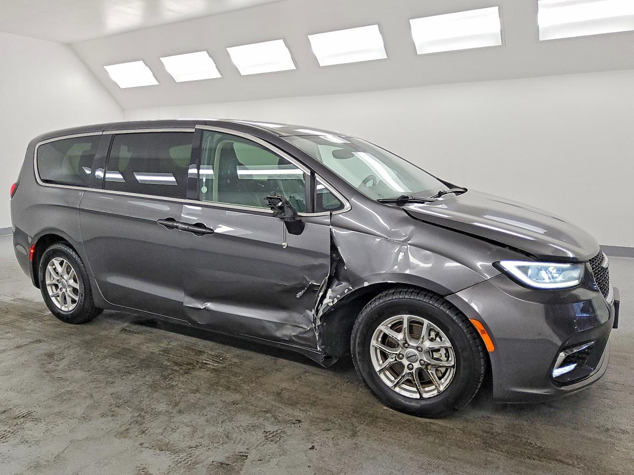 2C4RC1BG4PR529000 · 2023 CHRYSLER PACIFICA · 4/14