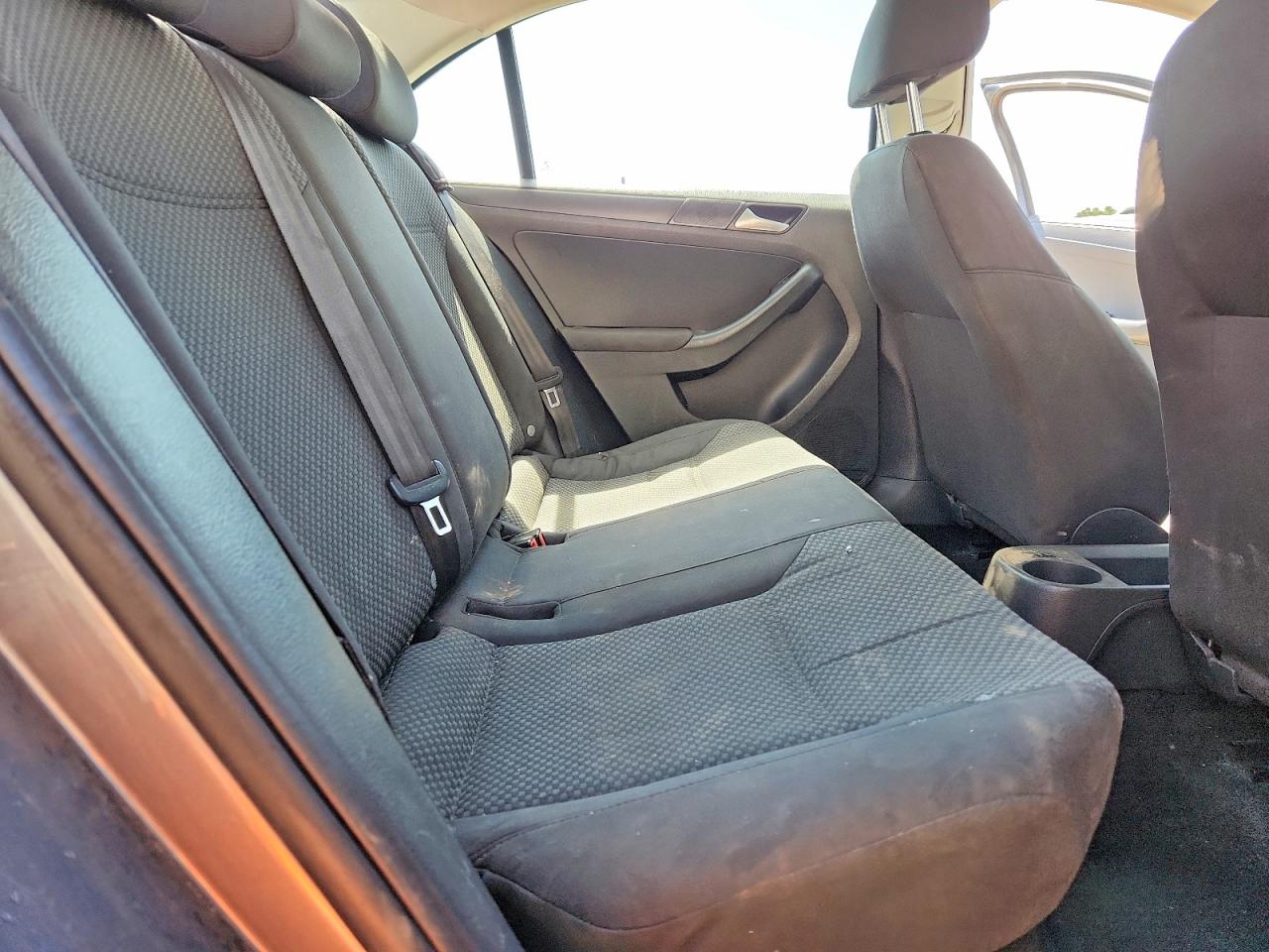 3VW2K7AJ7CM394288 · 2012 VOLKSWAGEN JETTA · 10/13