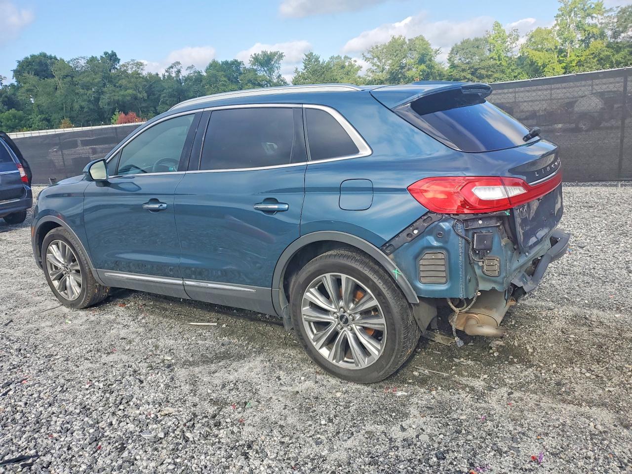 2LMTJ8LP1GBL75907 · 2016 LINCOLN MKX · 2/13