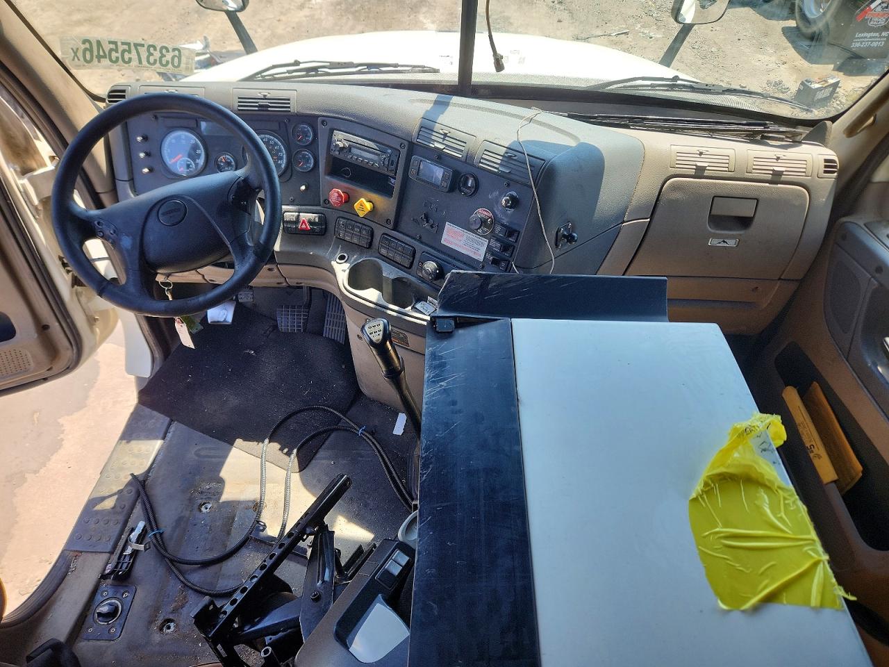 3AKJGLD53FSGR0471 · 2015 FREIGHTLINER CASCADIA · 8/13