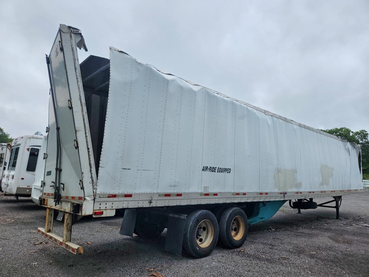 1GRAA0622CT568656 · 2012 GREAT DANE TRAILERS · 3/8