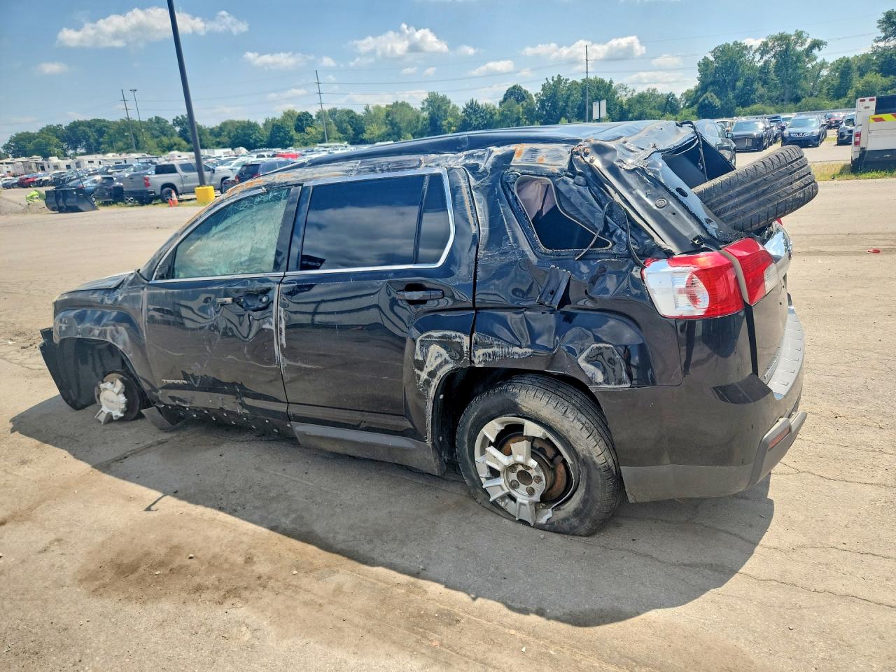 2CTALMEC6B6433956 · 2011 GMC TERRAIN · 2/13